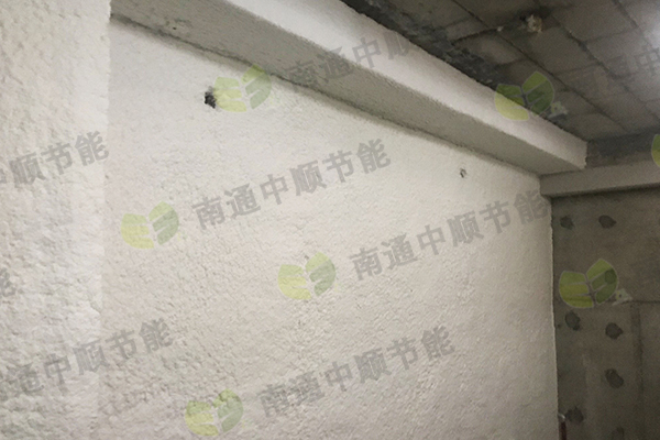 1593742320146898.jpg 玻璃棉喷涂5.jpg